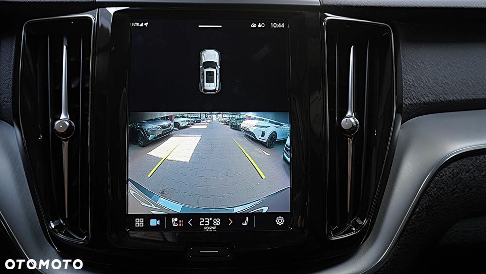 Volvo XC 60 B4 B Momentum Pro - 28