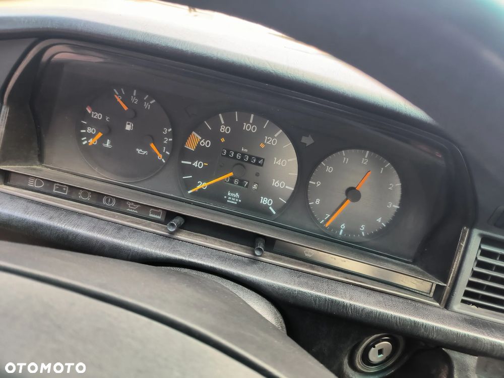 Mercedes-Benz W201 (190) - 14