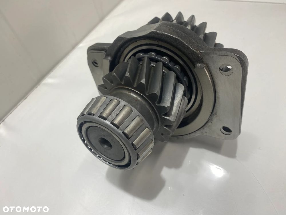 KOMPLETNY WAŁEK WOM TYŁ JOHN DEERE R183203, R183223, R226569, R184450 - 2