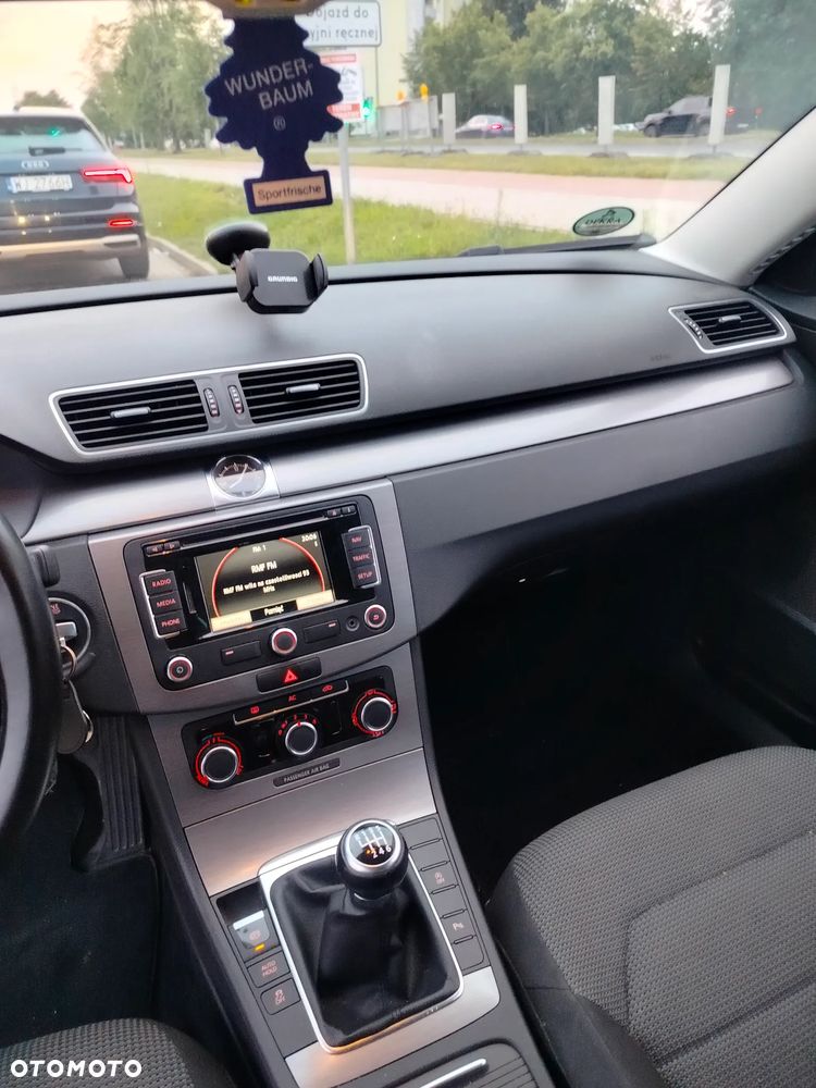 Volkswagen Passat - 14