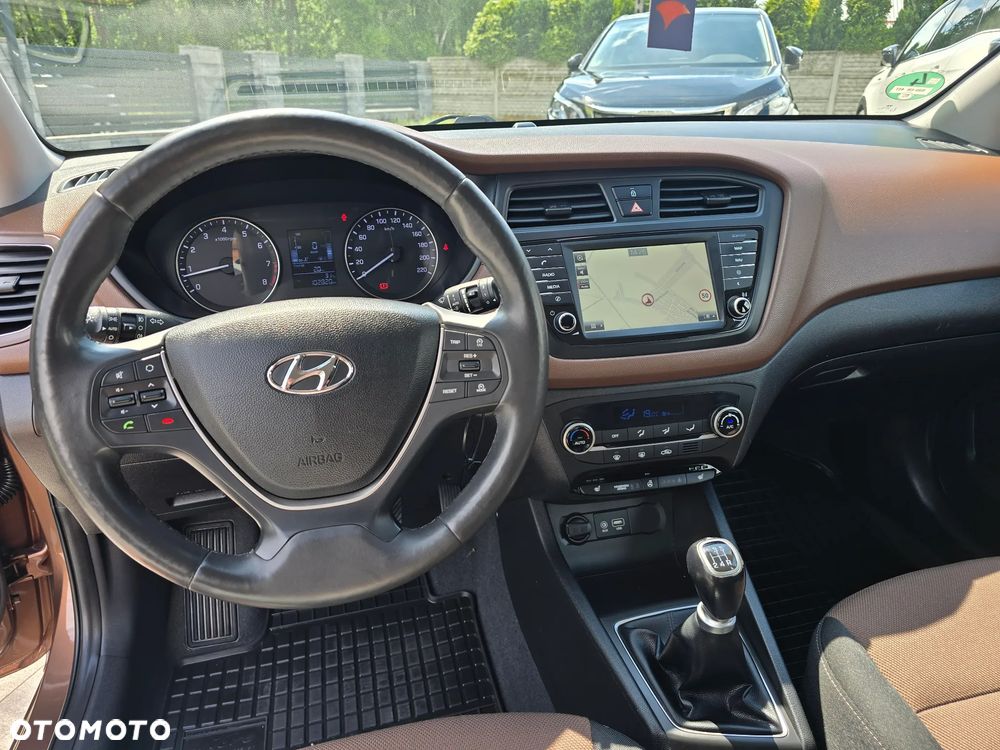 Hyundai i20 1.2 Fifa World Cup Edition - 32