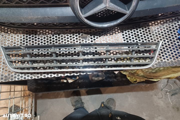 Grila bara fata centru 3C0853677 Volkswagen VW Passat B6 [2005 - 2010 - 1