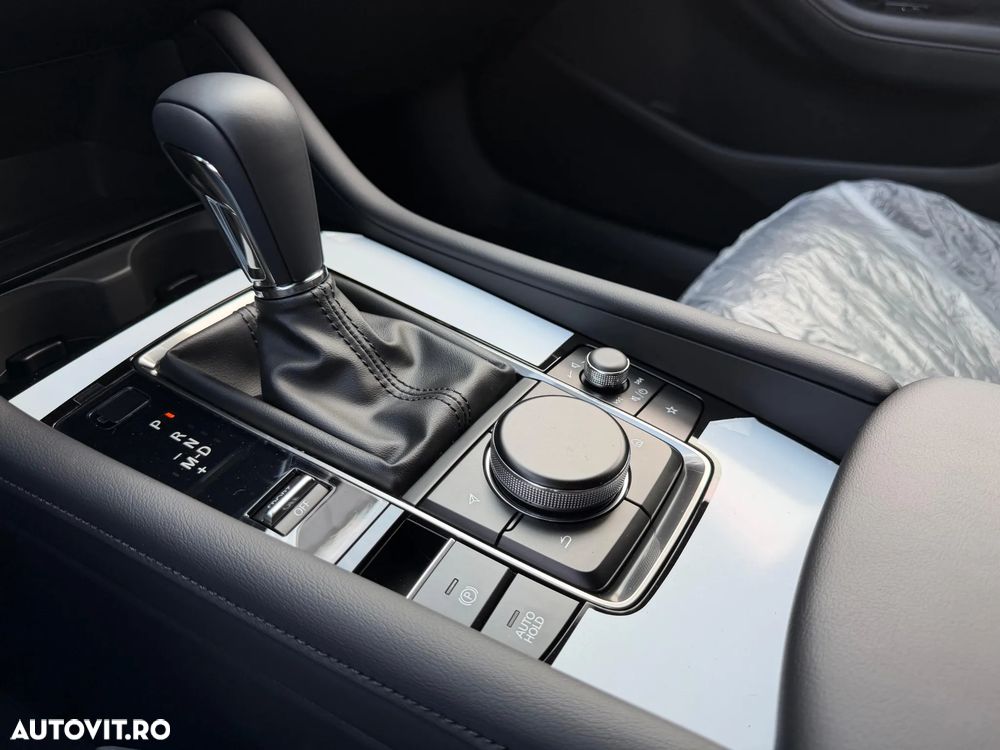 Mazda 3 e-Skyactiv X186 AT MHEV Center-Line - 12