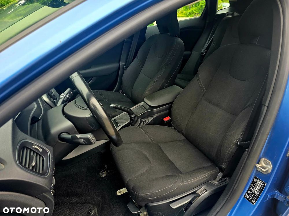 Volvo V40 - 15
