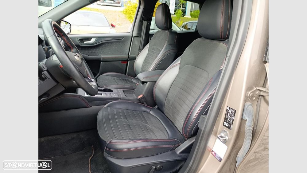 Ford Kuga 2.5 PHEV ST-Line X - 21