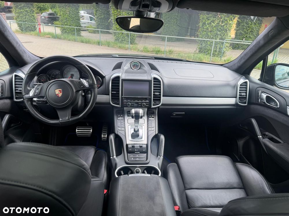 Porsche Cayenne - 33