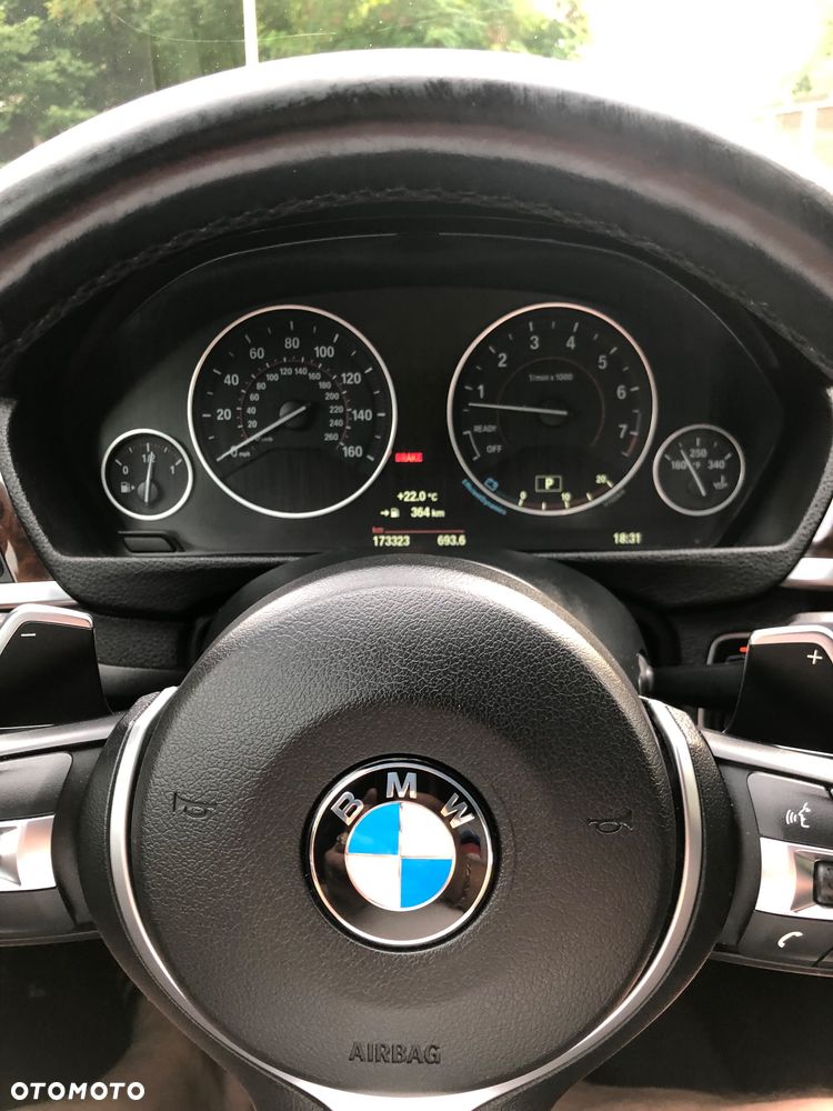 BMW 3GT 335i xDrive - 12