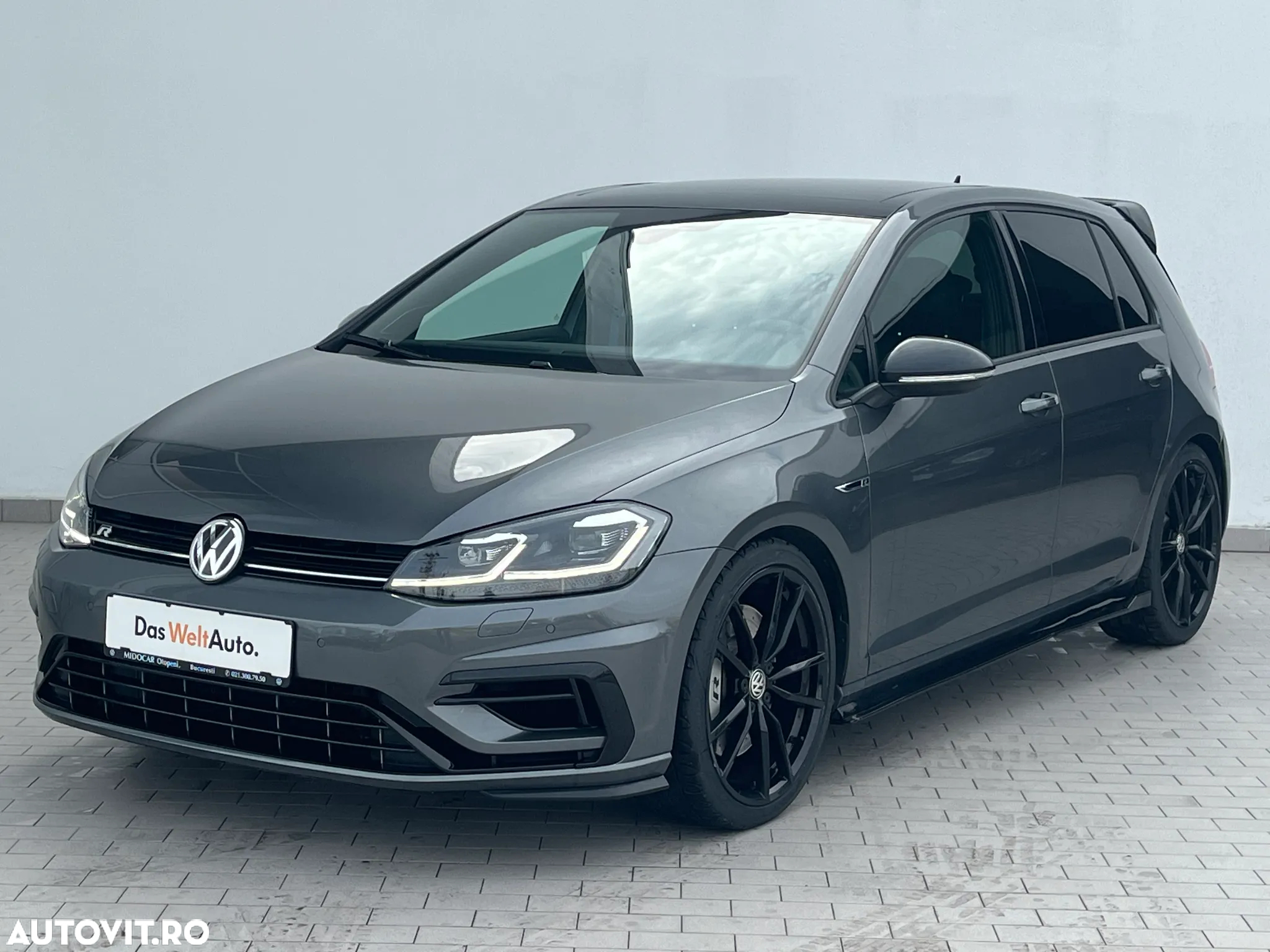 Volkswagen Golf 2.0 TSI DSG R - 2