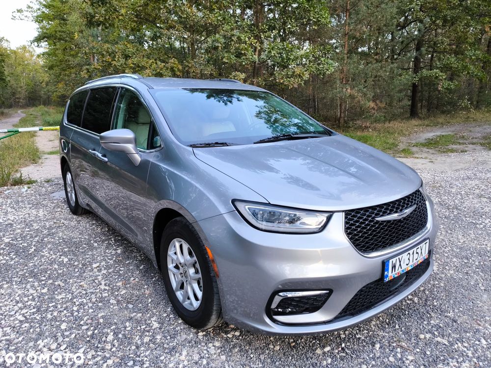 Chrysler Pacifica - 1