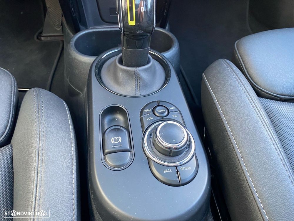 MINI 3 Portas Cooper SE Premium Classic - 12