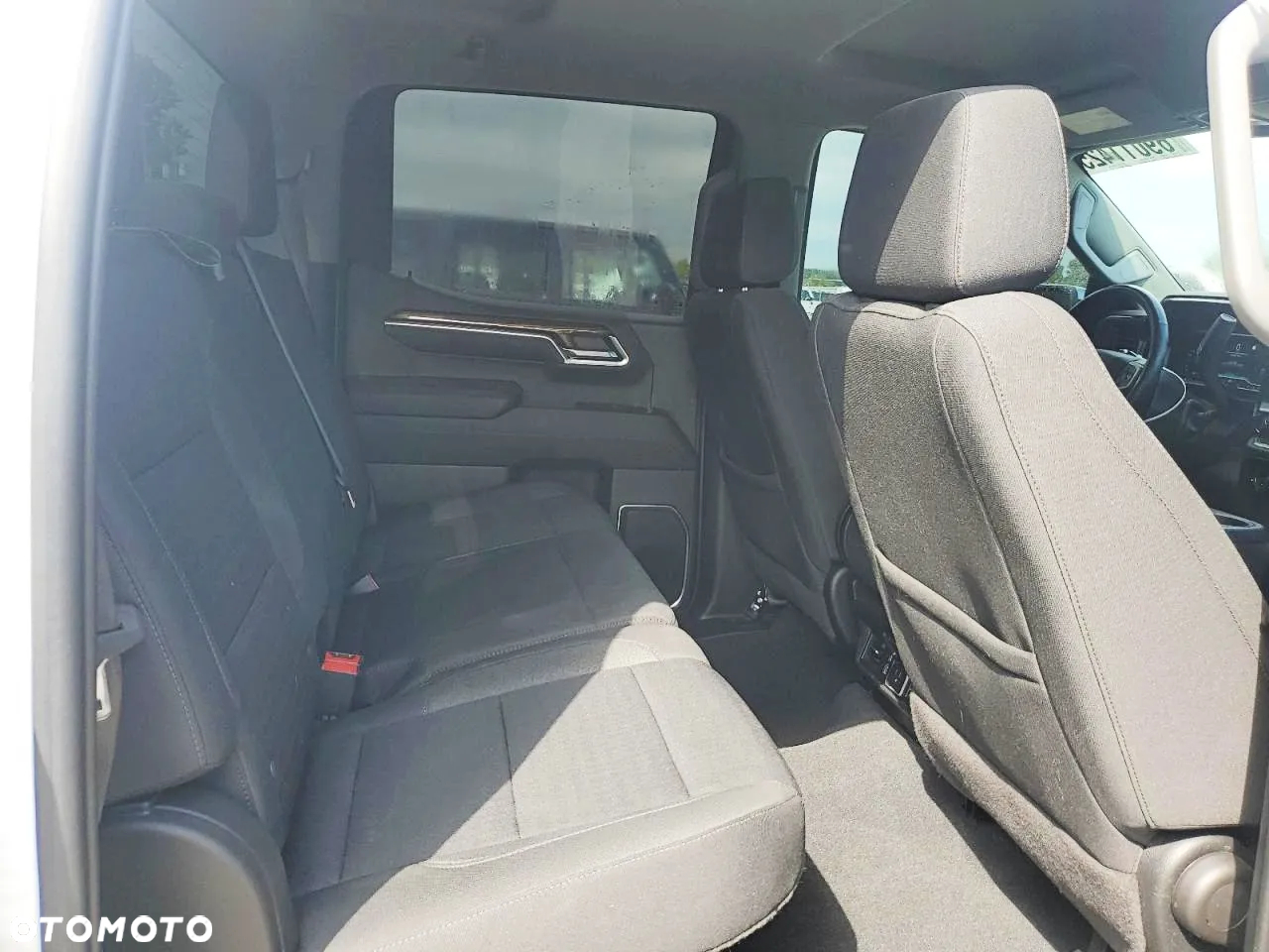 Chevrolet Silverado - 10