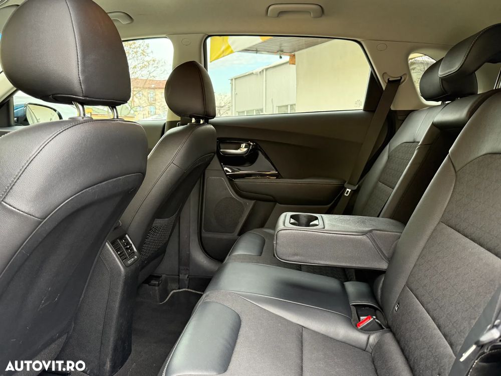 Kia Niro 1.6 GDI 2WD Aut. Spirit - 6