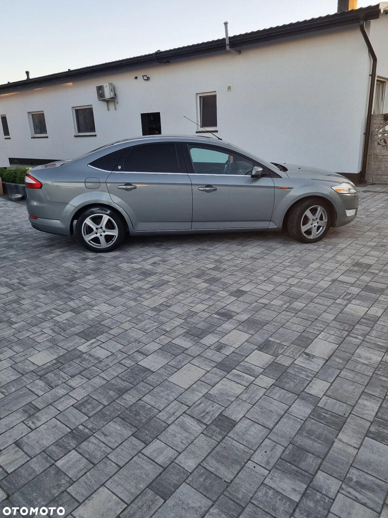 Ford Mondeo 2.0 TDCi Ghia X - 24