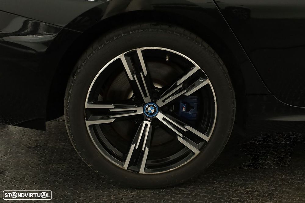 BMW 330 e Touring Pack M Auto - 4