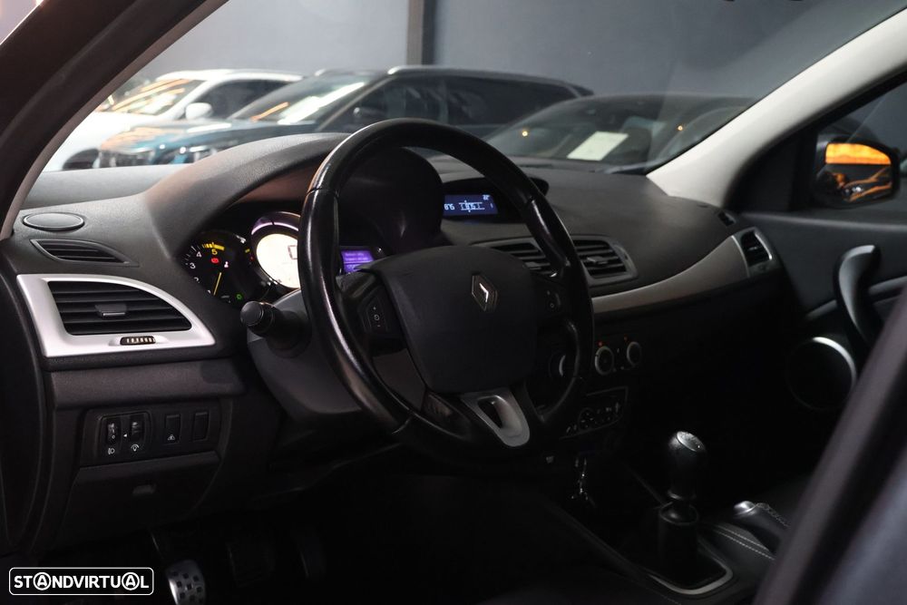 Renault Mégane 1.5 dCi Dynamique - 4