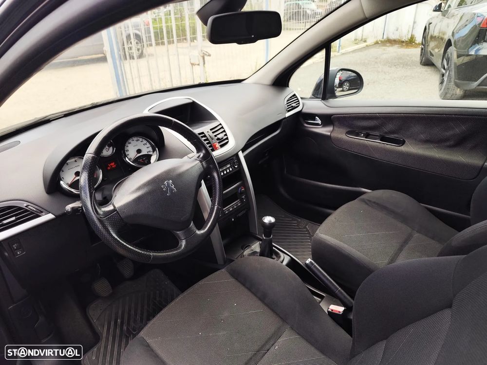 Peugeot 207 1.4 16V Sport - 8