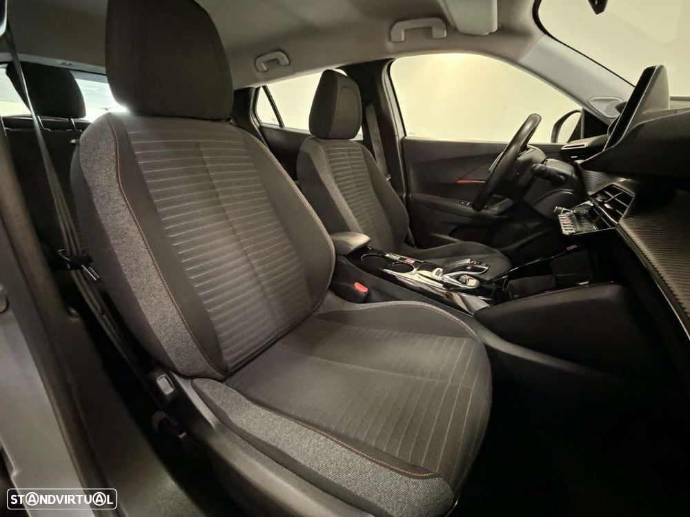 Peugeot e-2008 50 kWh Active - 11