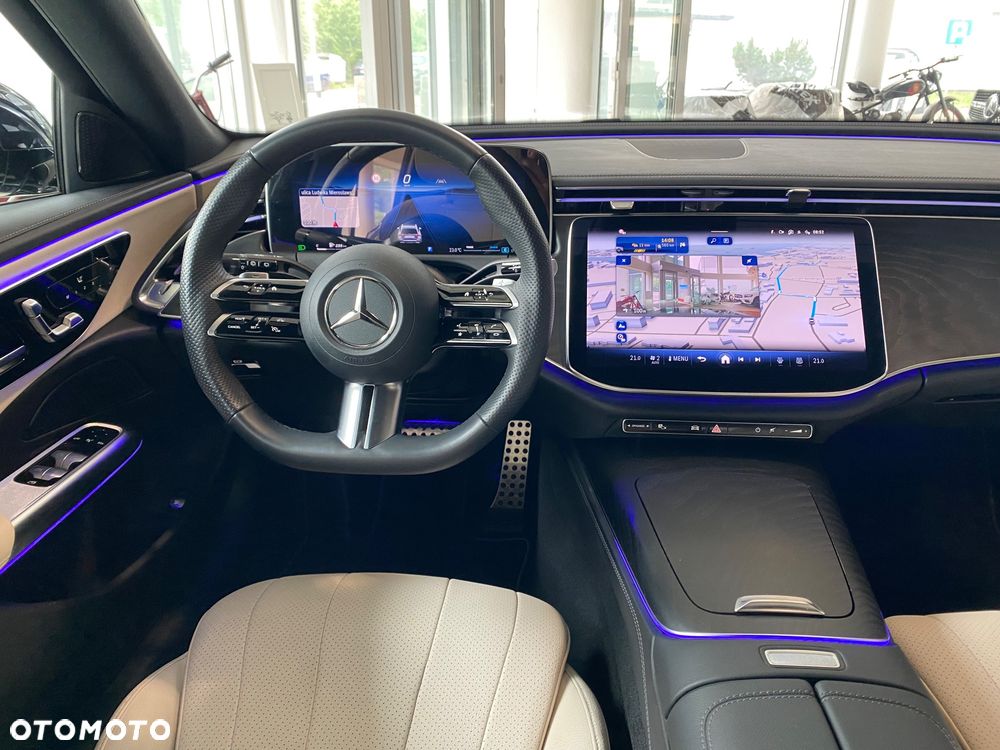 Mercedes-Benz Klasa E 220 d mHEV 4-Matic AMG 9G-Tronic - 32