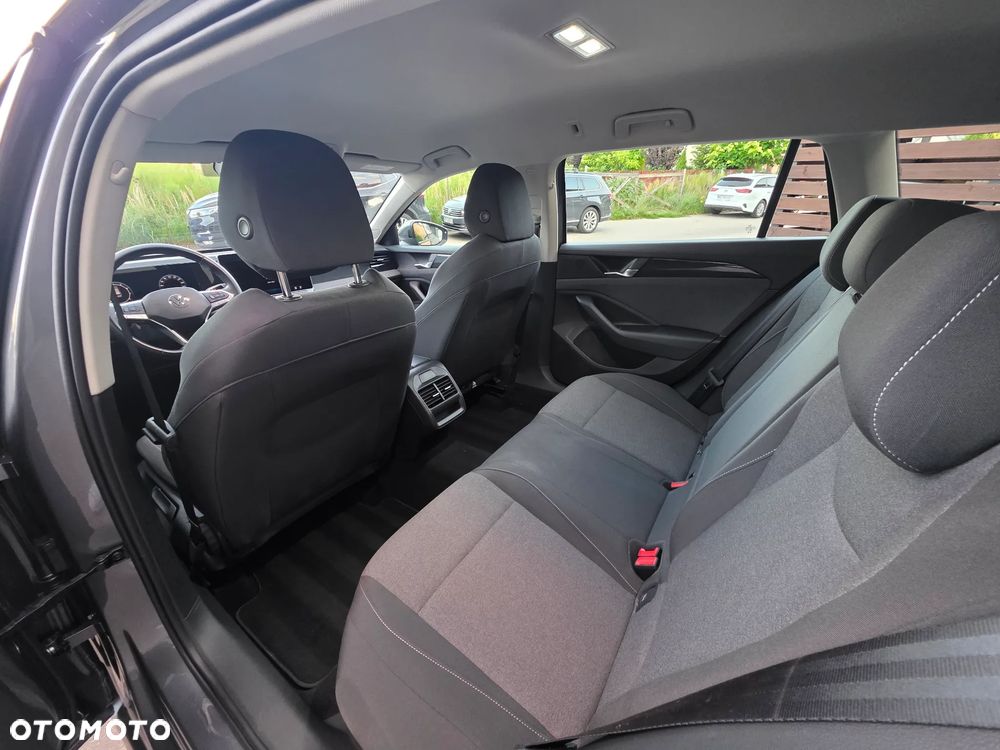 Volkswagen Passat - 22