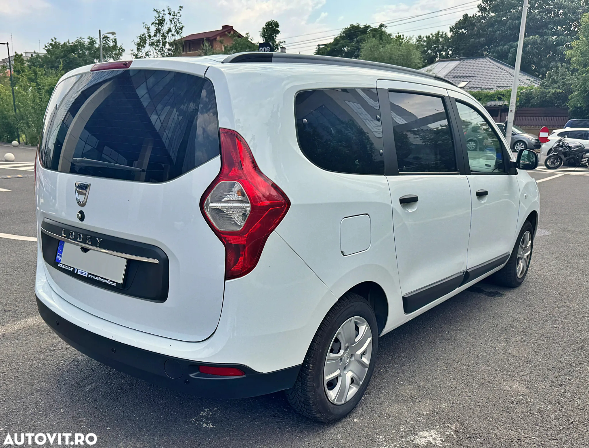 Dacia Lodgy 1.5 Blue dCi Laureate - 4