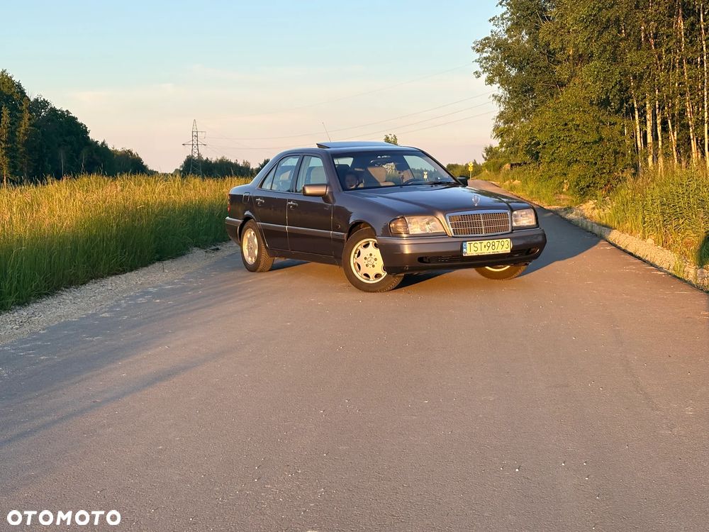 Mercedes-Benz Klasa C 180 T Elegance - 8
