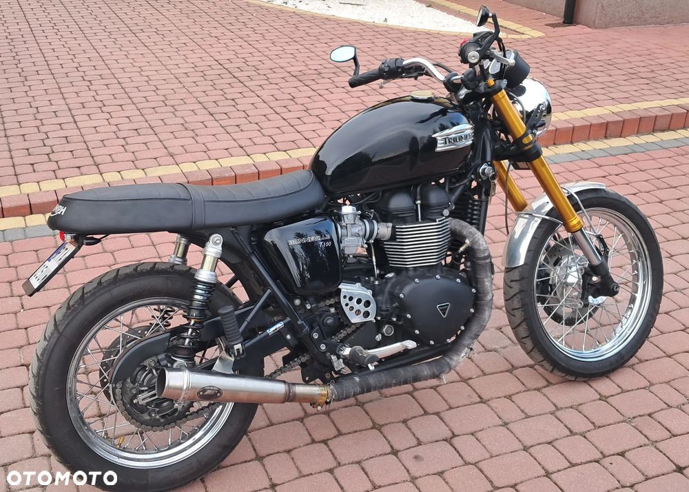 Triumph Bonneville - 14