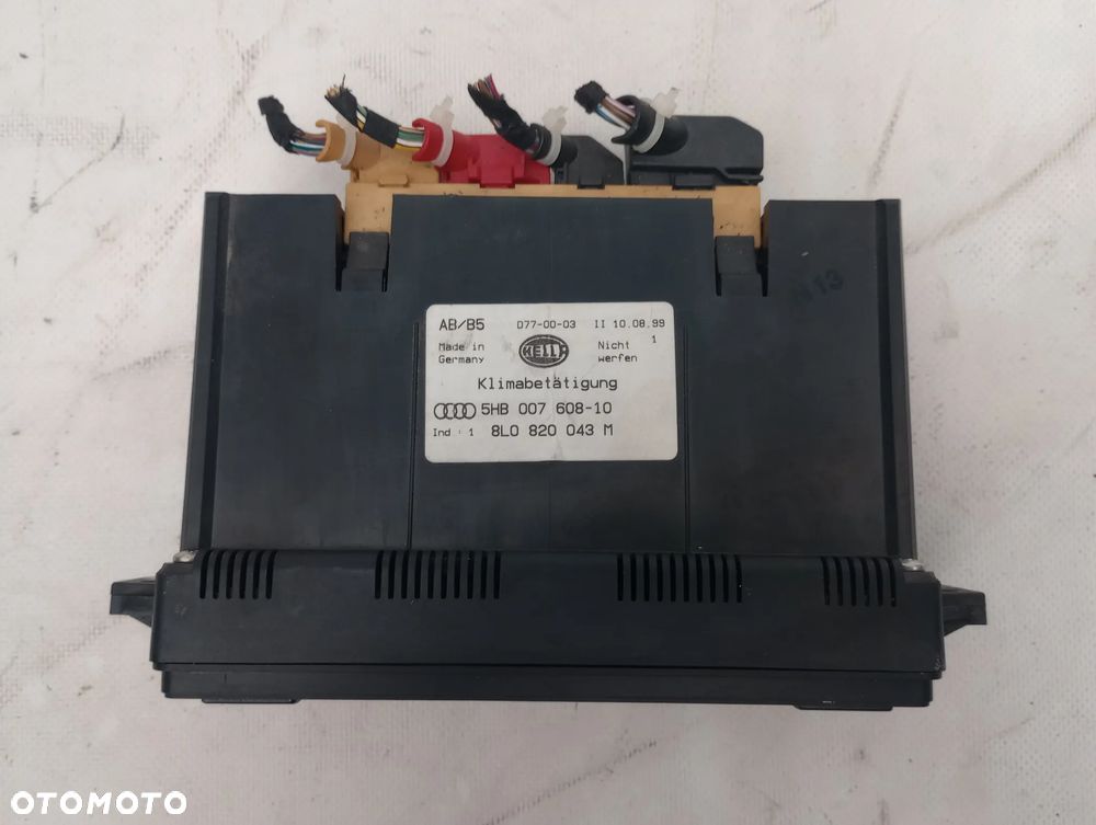 Audi A3 8L Panel Sterowania Klimatyzacji 8L0820043M - 2