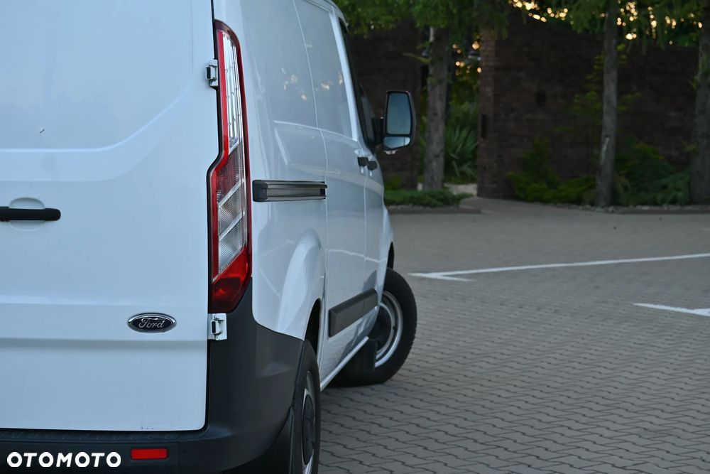 Ford TRANSIT CUSTOM - 21