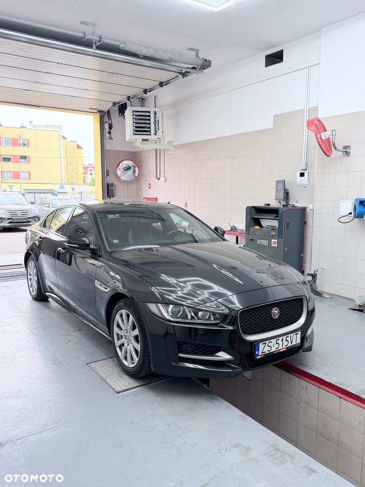 Jaguar F-Pace 2.0 i4D RWD R-Sport - 25
