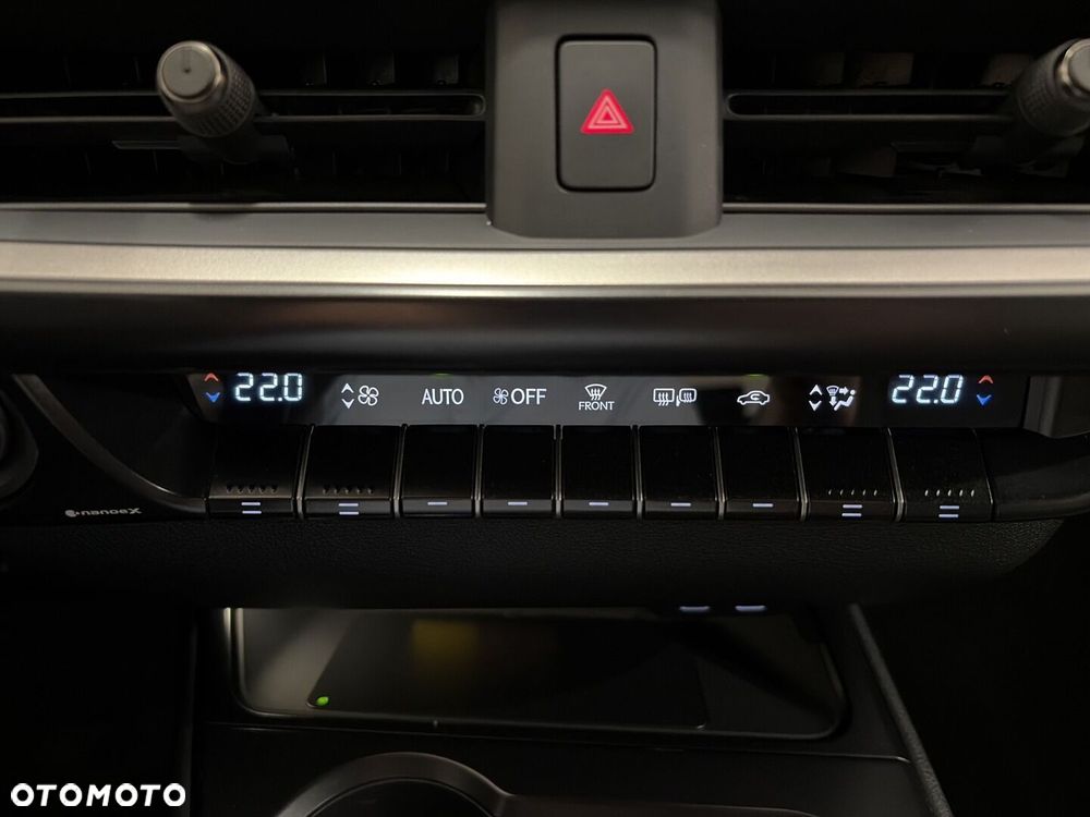 Lexus UX - 18