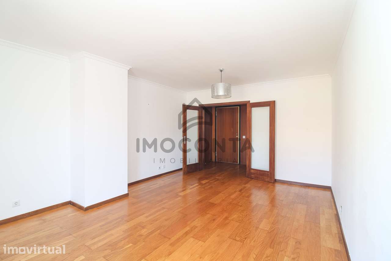 T2 com Excelentes Áreas | Lugar de Garagem | Campanhã | Porto - Grande imagem: 2/26