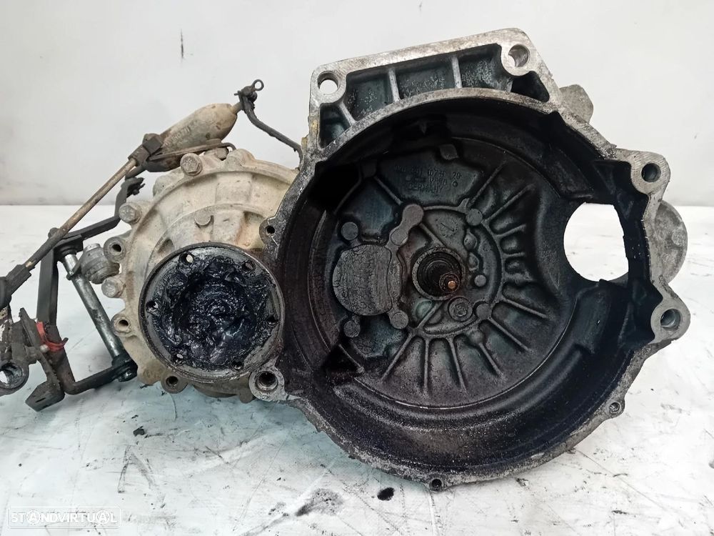 Caixa de velocidades manual VOLKSWAGEN Golf III Van (1H1) - 1