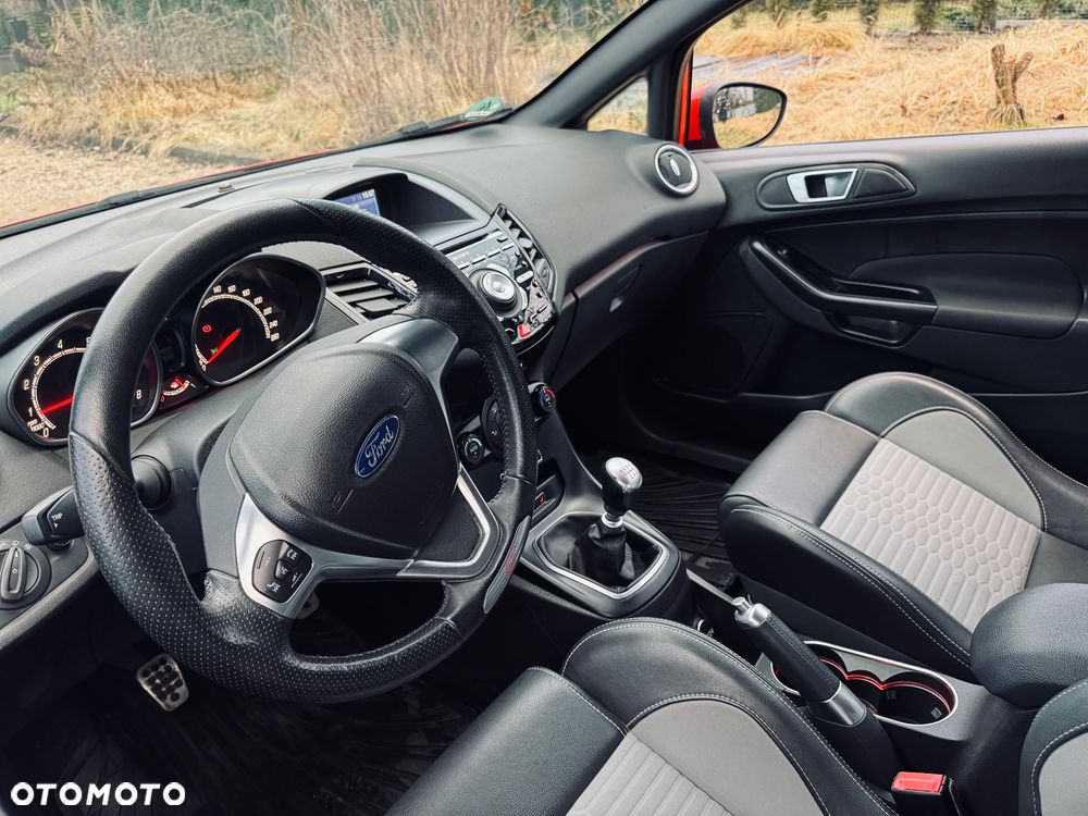 Ford Fiesta 1.6 EcoBoost mit Leder-Sport-Paket ST - 16