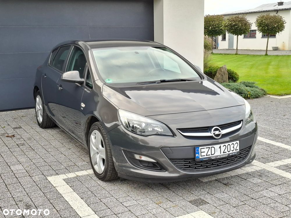 Opel Astra IV 1.4 T Cosmo - 4