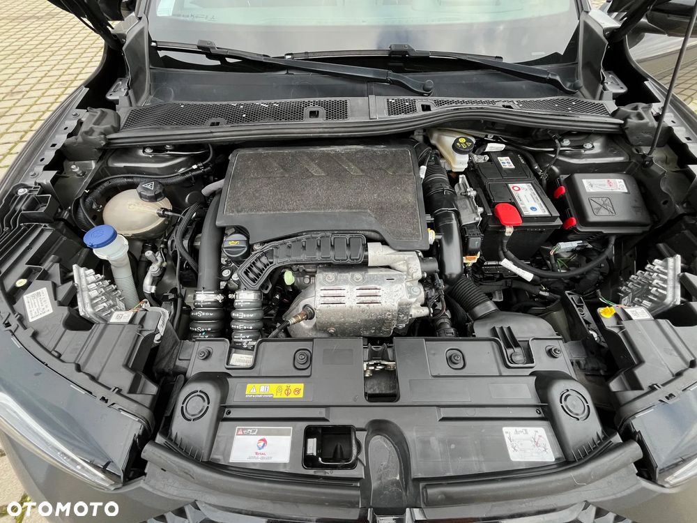 DS Automobiles DS 3 Crossback 1.2 PureTech Performance Line + - 24