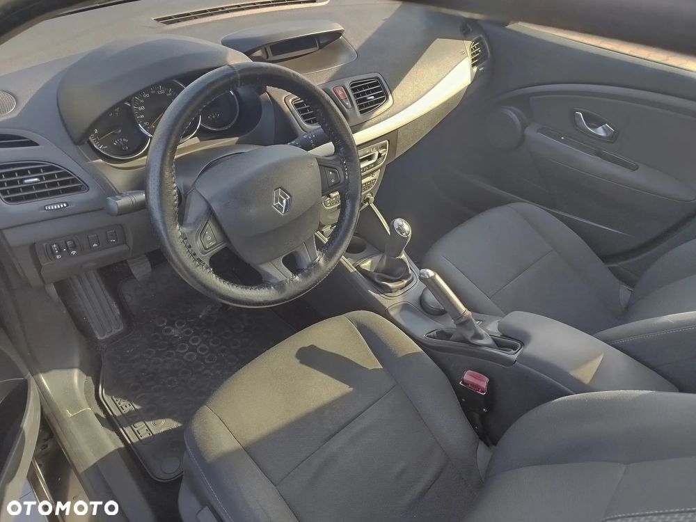 Renault Fluence 1.6 16V Expression - 8