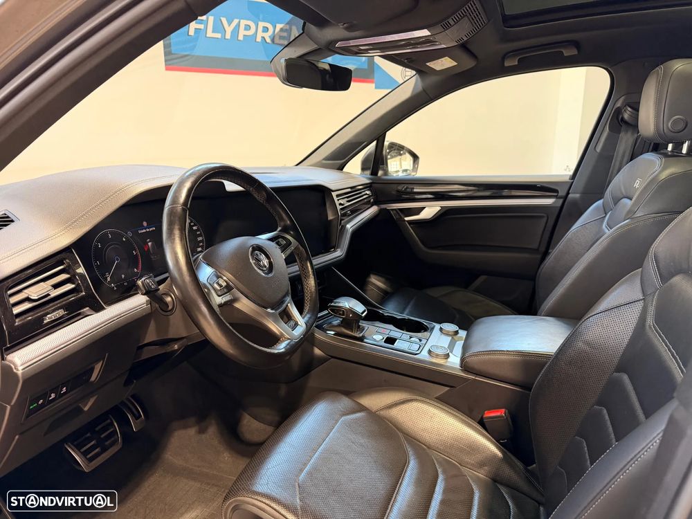 VW Touareg 3.0 TDI V6 R-Line - 10