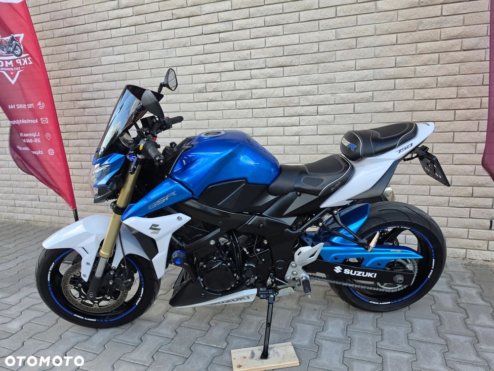 Suzuki GSR - 3