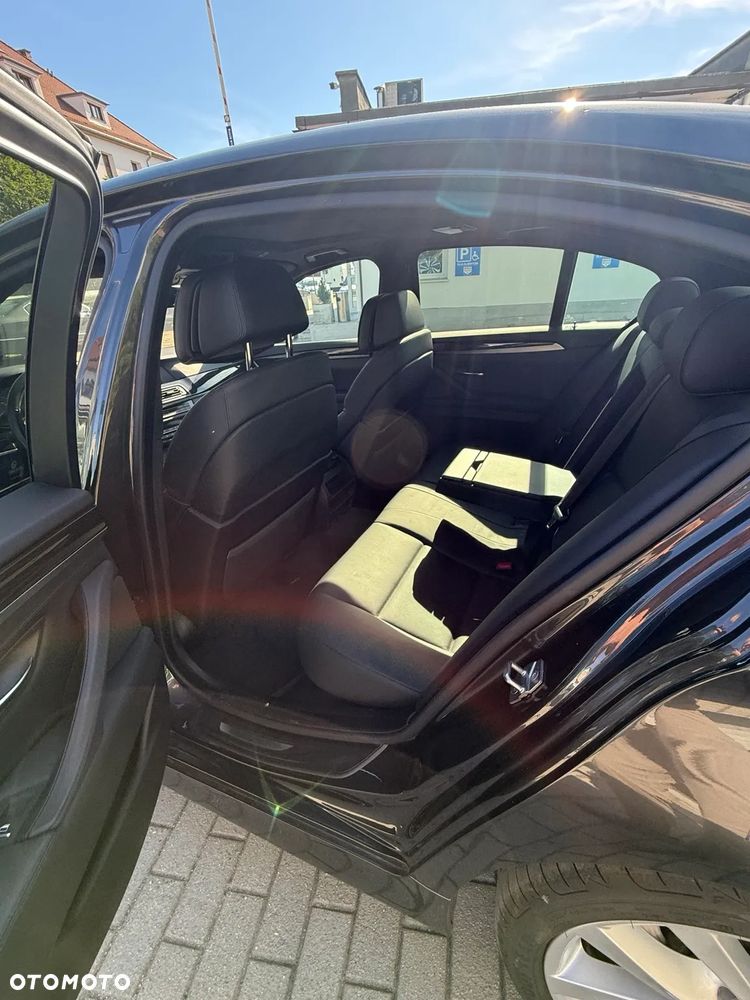 BMW Seria 5 535i - 13