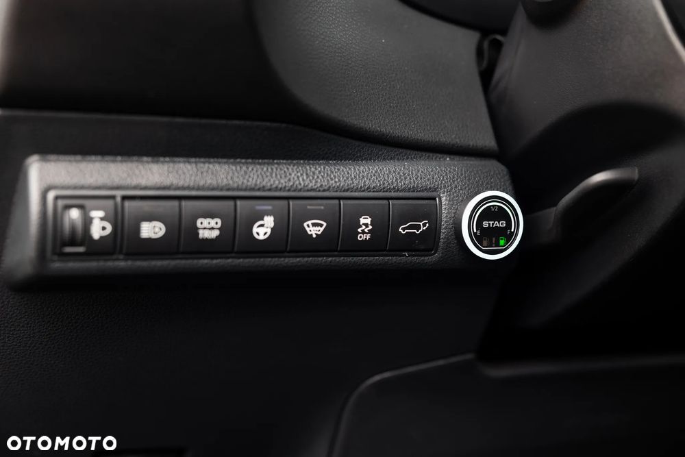 Toyota Corolla 1.8 Hybrid GR Sport - 28