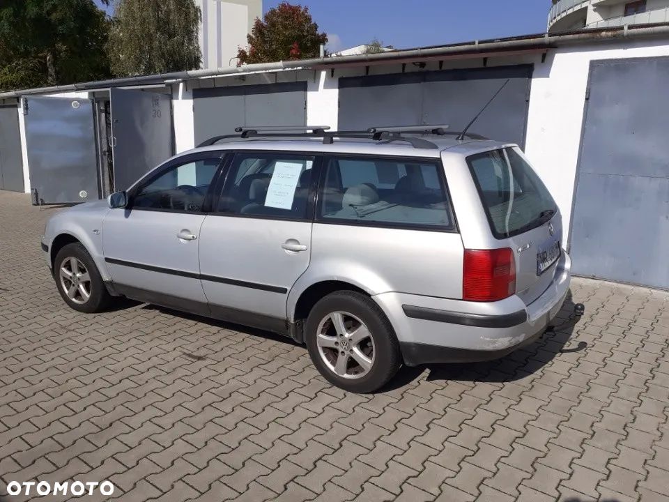 Volkswagen Passat 1.9 TDI Basis - 5