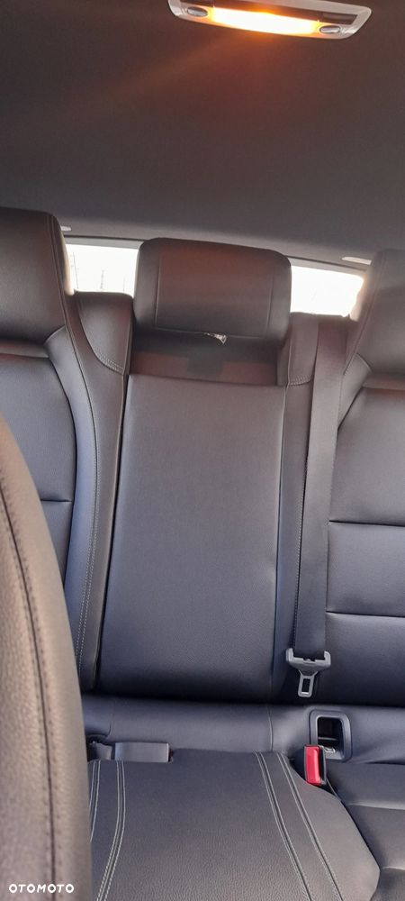 Mercedes-Benz CLA Shooting Brake 180 d - 9