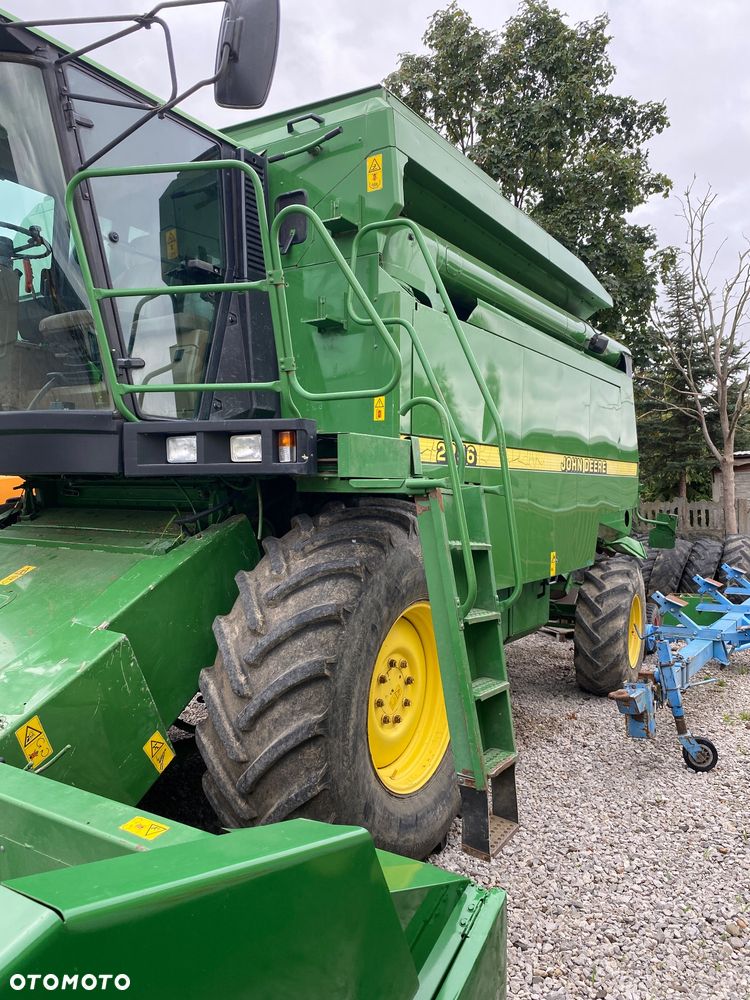 John Deere 2256 - 4