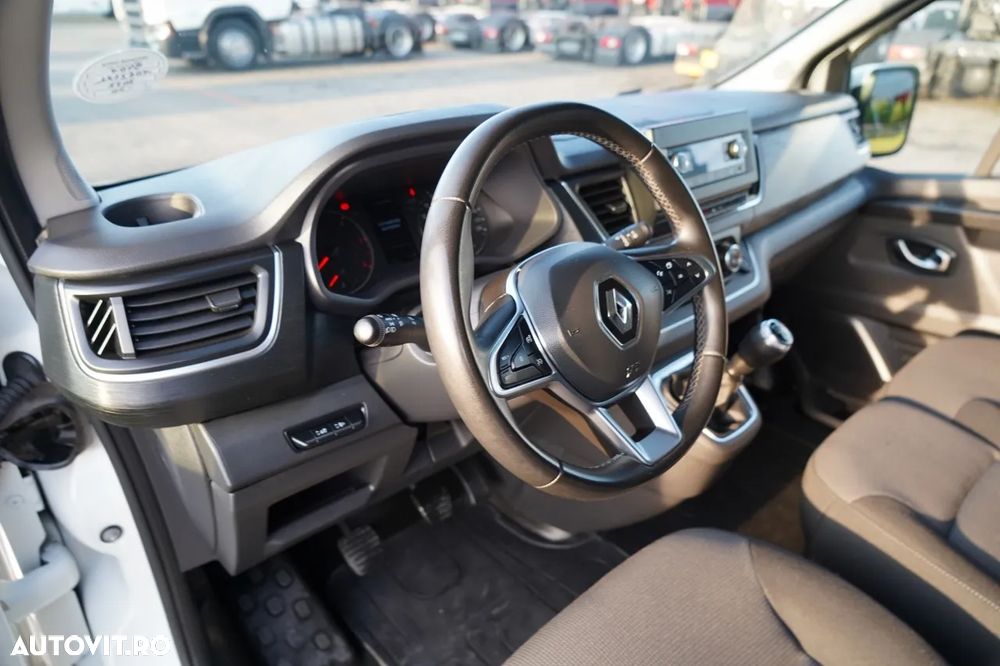 Renault TRAFIC III / AUTOBUS / 9 LOCURI / 90.000 KM / PRIMUL PROPRIETAR / SHOWROOM POLONESE / 2022 / - 17