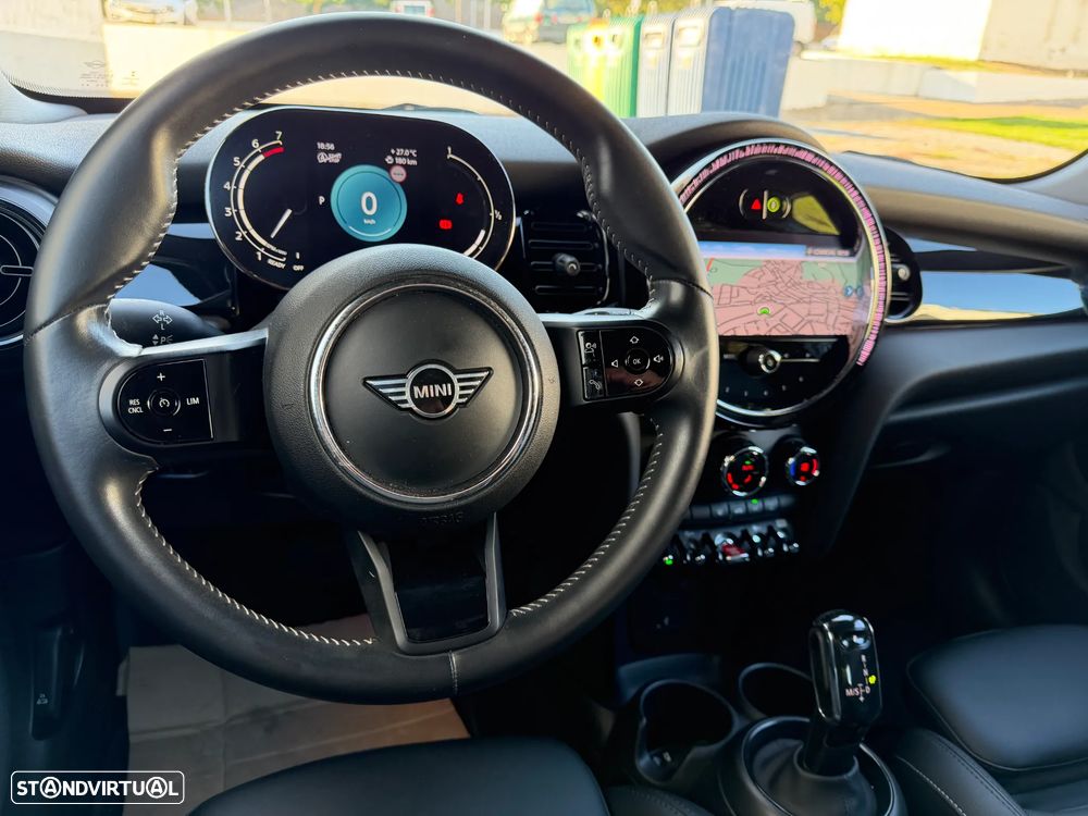 MINI 5 Portas Cooper Premium Extra Essential Auto - 8