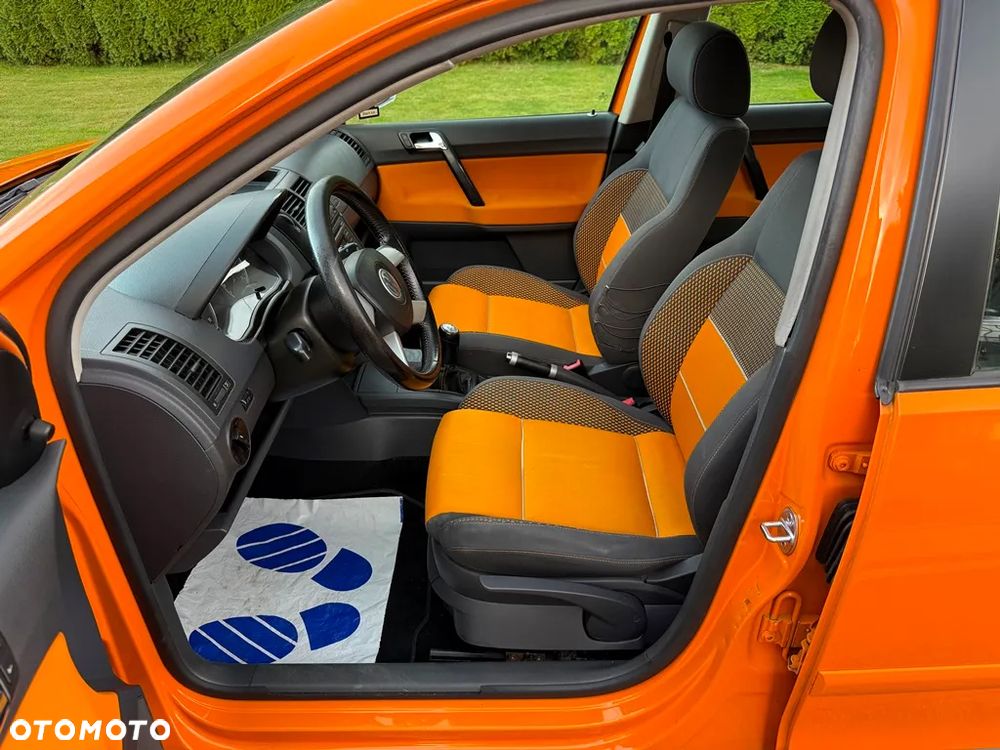 Volkswagen Polo 1.2 Cross Urban White - 24