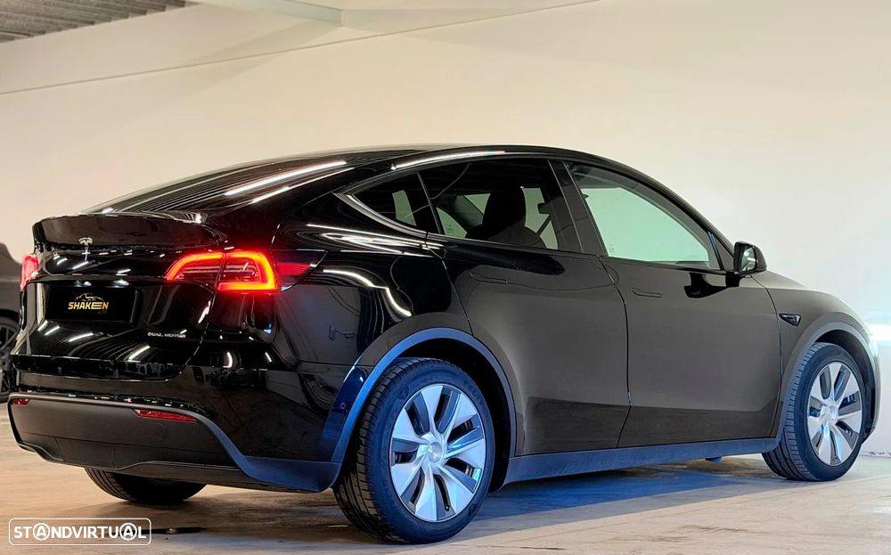 Tesla Model Y Long Range Dual Motor AWD - 4