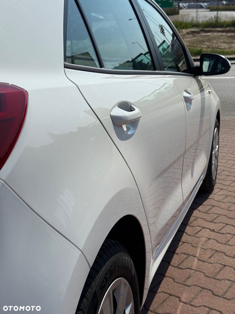 Kia Rio 1.4 M - 15