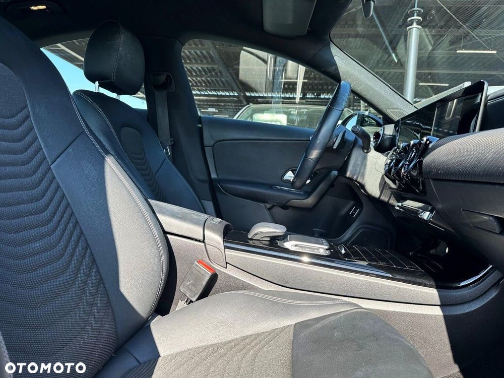 Mercedes-Benz CLA - 13