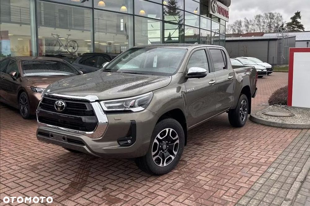 Toyota Hilux - 1